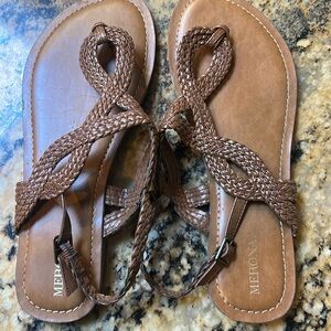 Women’s sandals size 8 worn twice